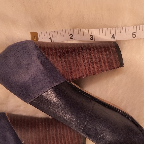 Size 7.5 Aldo Women's shoes (high heels). Leather Navy blue. - Picture 6 of 6